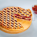 Осетинский пирог с красной смородиной фото
