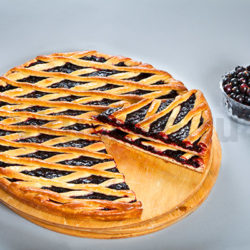 Осетинский пирог с черной смородиной фото
